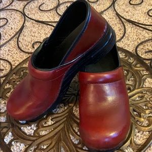 Ladies Dansko Shoes